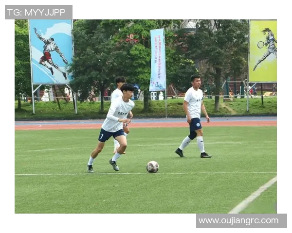 当足球巨星邂逅真爱盘点绿茵场外最甜蜜的情侣故事