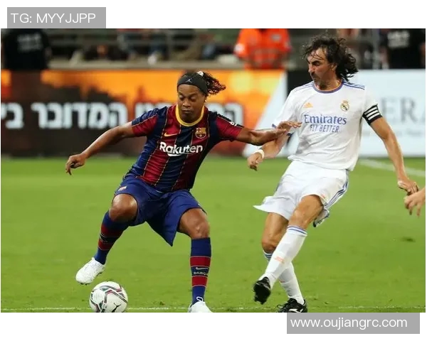 足球球星宿舍揭秘：见证他们的生活与成长故事